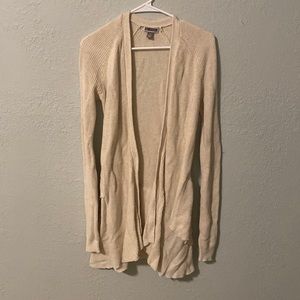 Long sleeve comfy cardigan with pockets